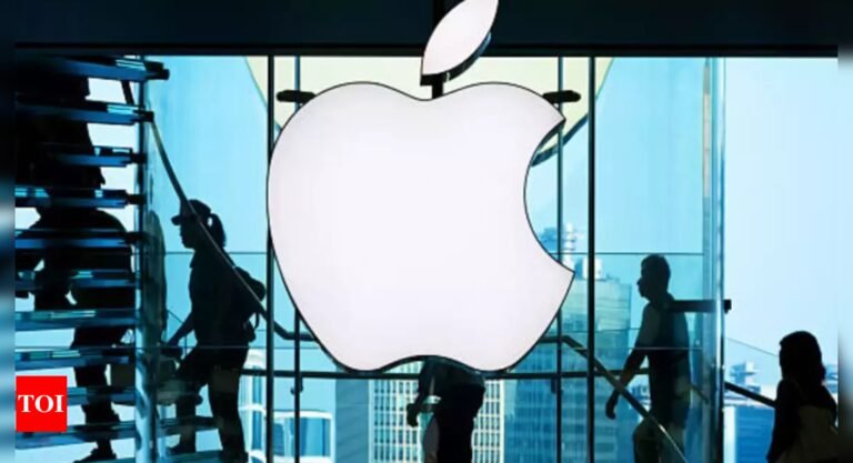 Apple to invest 0 Bn in US over next 4 years, plans AI factory in Texas and 20000 job