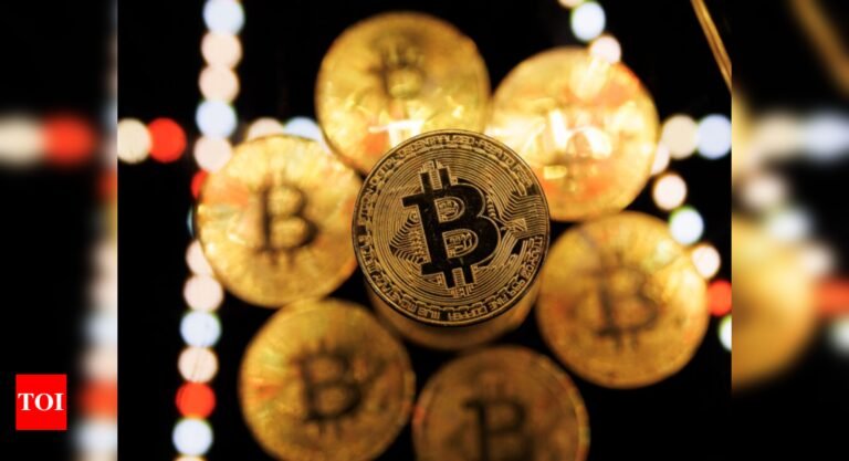 Bitcoin slides below ,000 as crypto selloff gathers steam