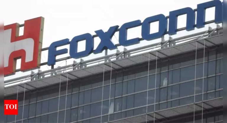 Apple Vendor Foxconn pumps .48 billion into Tamil Nadu unit