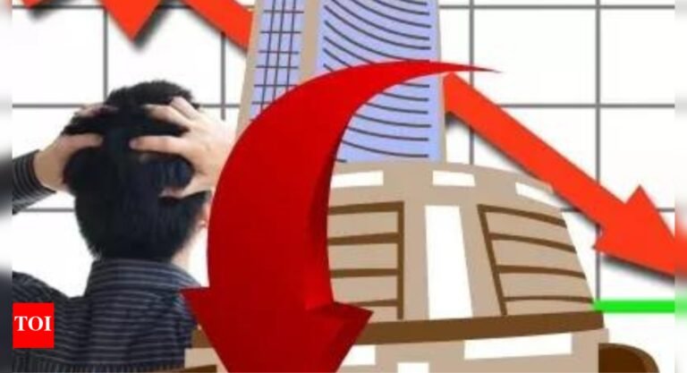 Sensex slides 880 points as foreign funds turn sellers